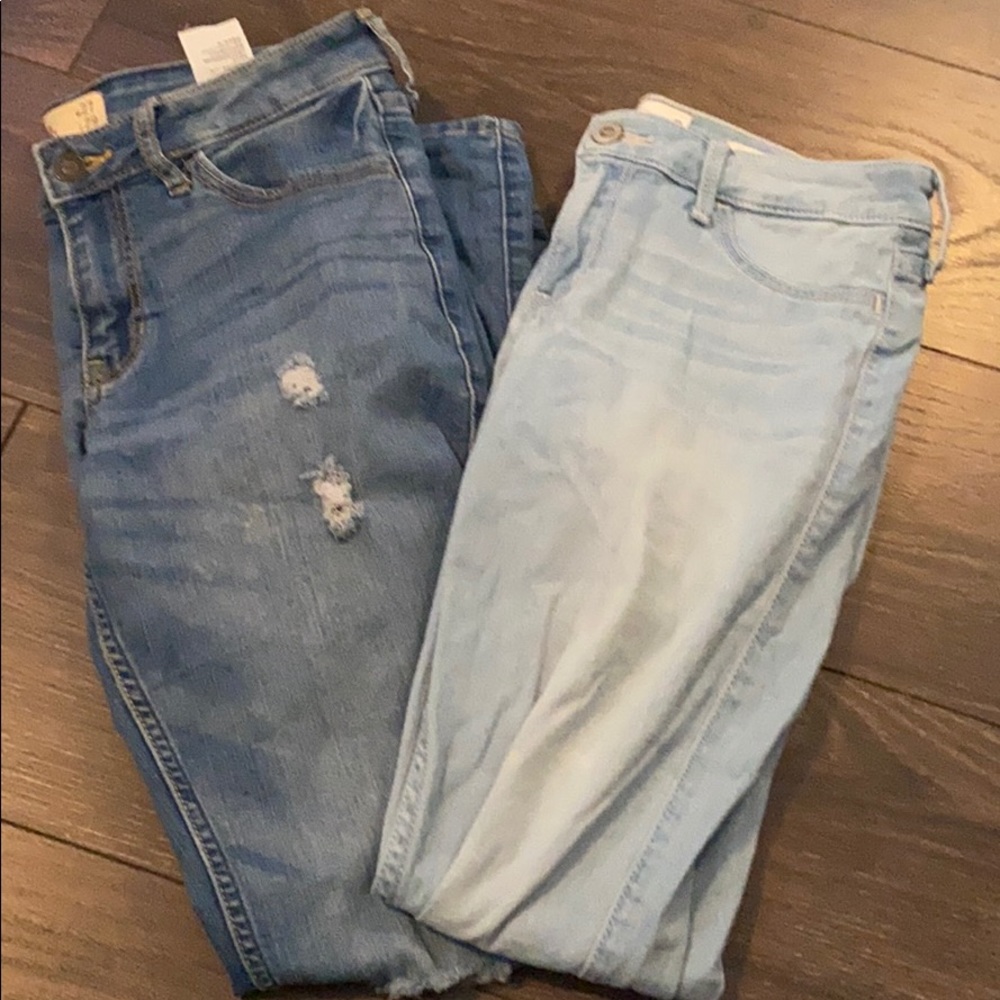 2 pairs of hollister jeans